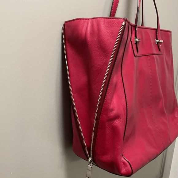 Coach side zip expandable Tote - Picture 6 of 14